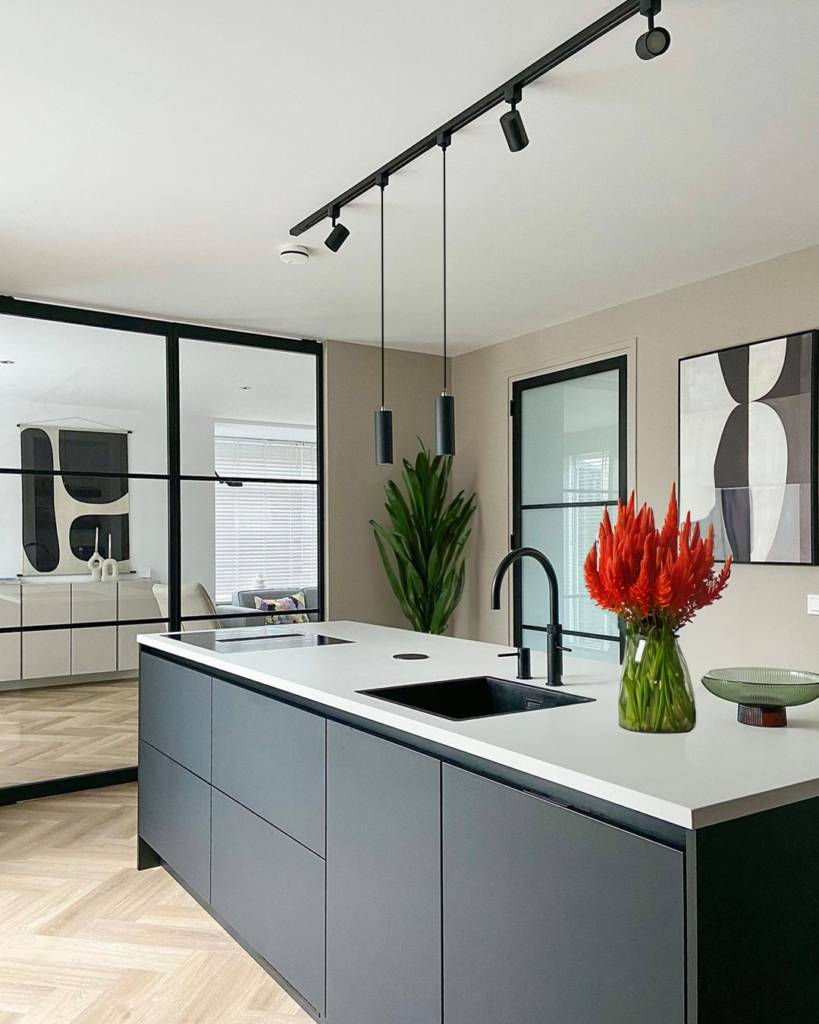 Hoe je iedere muur tot leven brengt met slimme railverlichting