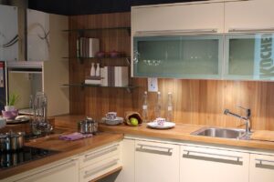 Hoekkeuken kiezen: zo voorkom je loze hoekkast-ruimte