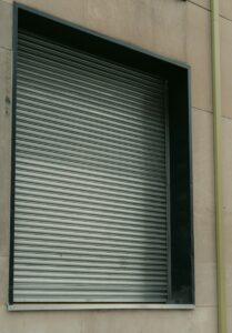 Waarom rolluiken ideaal zijn voor het beschermen van je woning