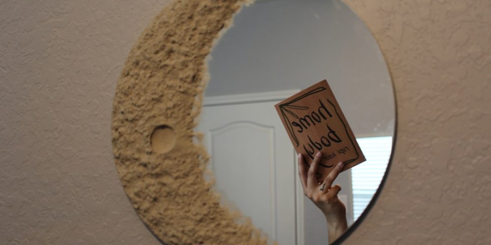 Spiegel ophangen zonder stress: zo doe je het veilig en netjes