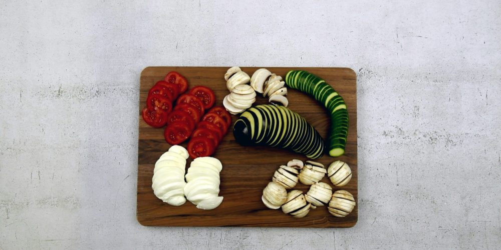 Een sfeervolle avond thuis? Maak je eigen borrel- of tapasplank!